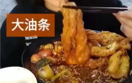 刘大瓜吃羊脑,勇敢尝试羊脑美食