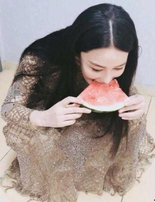 吃瓜裙745015,网络热词背后的故事与影响